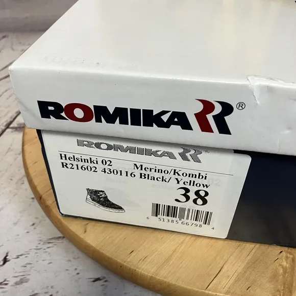 Romika Snearkers Womens Size 38 7.5 Helsinki 02 Black Yellow Faux Fur Boot Shoes