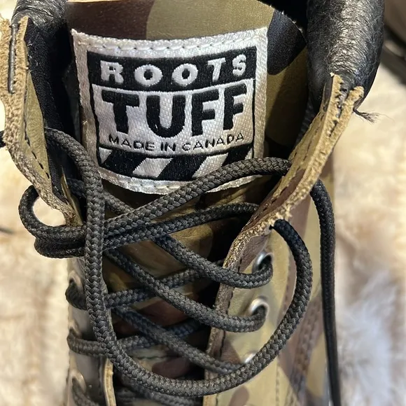 ROOTS Tuff Canada Camouflage Boots Sz-9