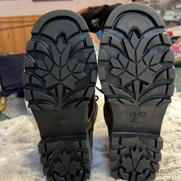 ROOTS Tuff Canada Camouflage Boots Sz-9