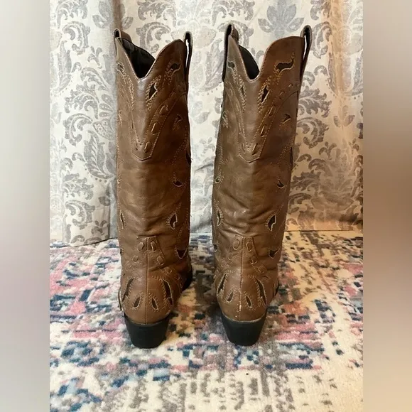 Roper Fashion Cowboy Boot Brown Faux Leather with Black Underlay size 8.5