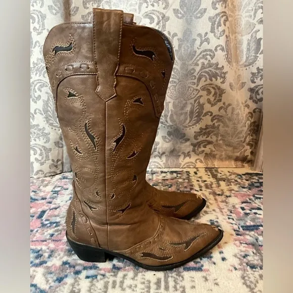 Roper Fashion Cowboy Boot Brown Faux Leather with Black Underlay size 8.5