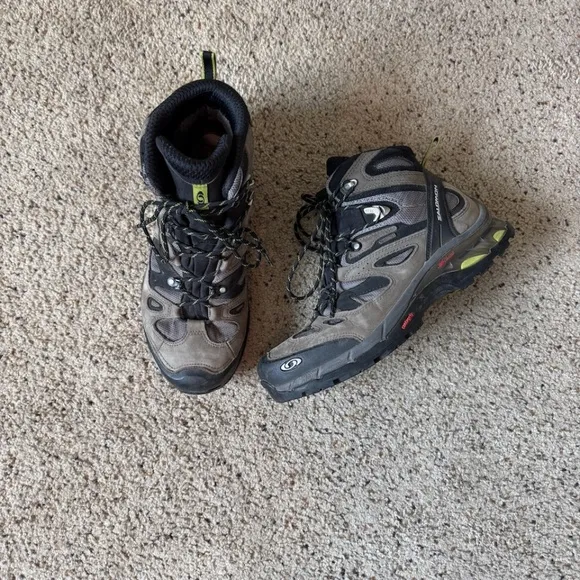 Salomon Comet 3D GTX GoerTex Hiking Boots, Waterproof, Durable, Men's Size 10