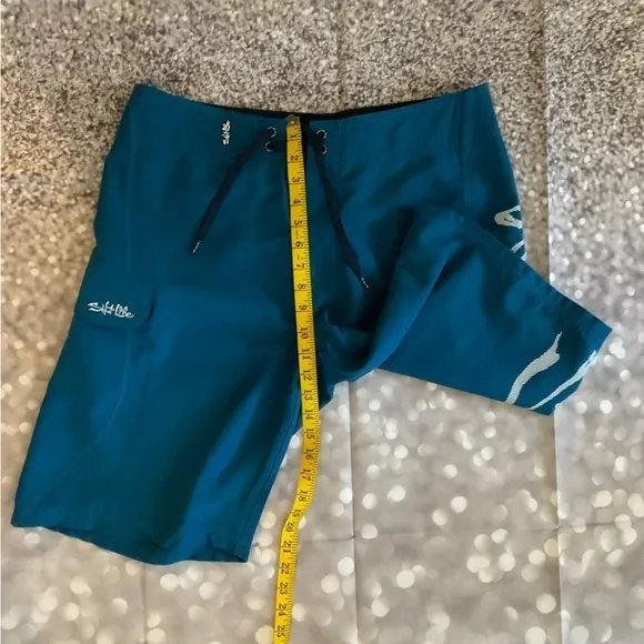 Salt Life Men's Stealth Bomberz Board Shorts