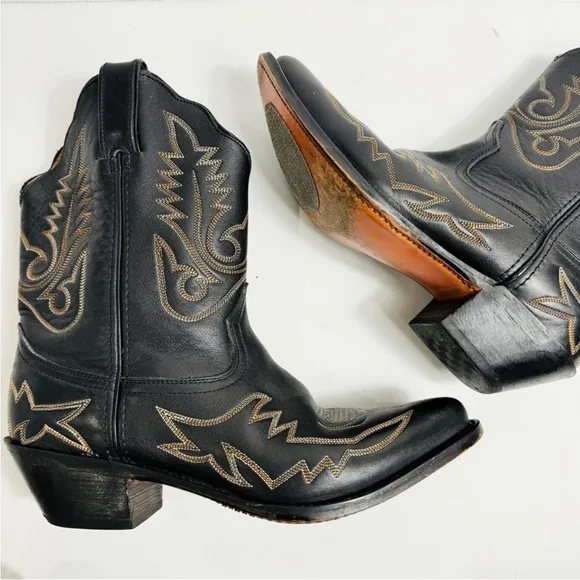 Santa Fe beautiful black with brown/ tan stitching EUC