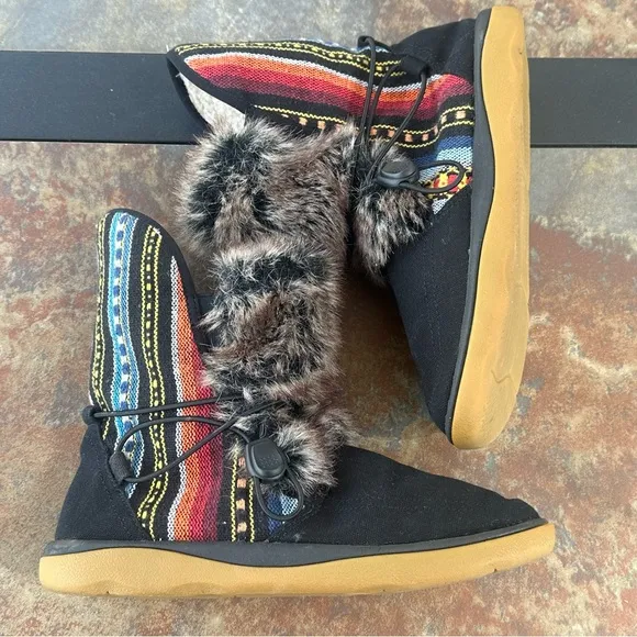 Sanuk Tripper Flurry Faux Fur Multi Color Aztec Mid Calf Boots Sz 8
