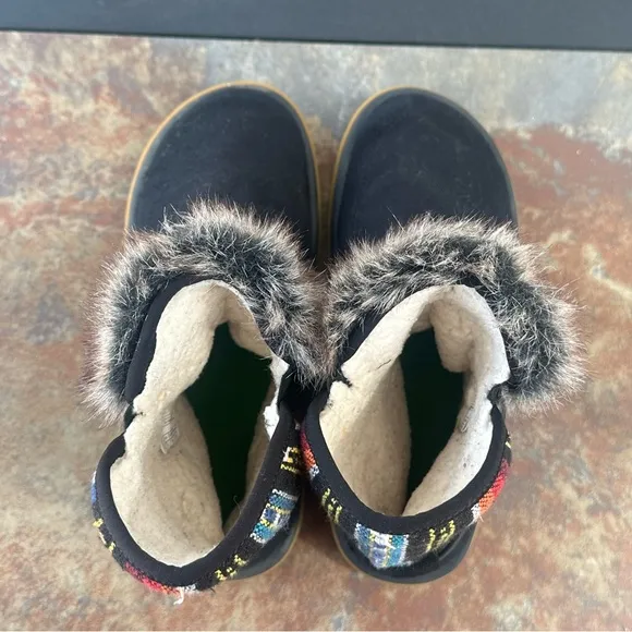 Sanuk Tripper Flurry Faux Fur Multi Color Aztec Mid Calf Boots Sz 8
