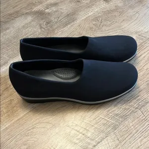 SAS Bliss Slip on Wedges 8 NWOT
