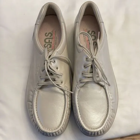 SAS PEARL BONE COLORED COMFORT SHOES.  NEW