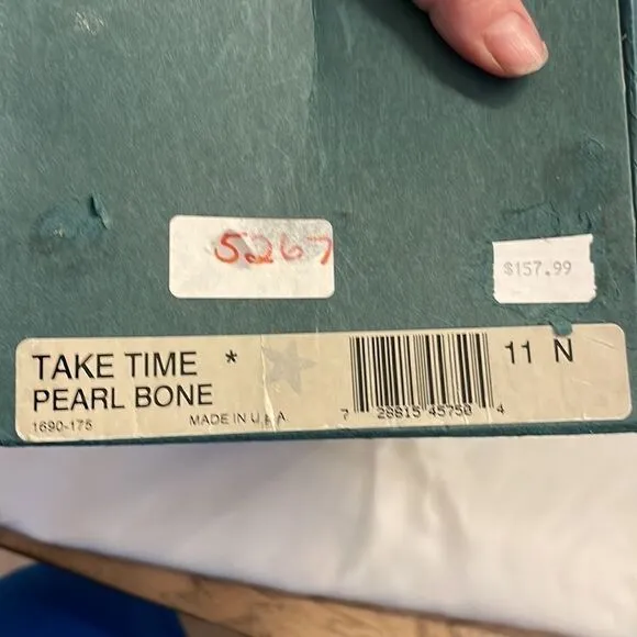 SAS PEARL BONE COLORED COMFORT SHOES.  NEW