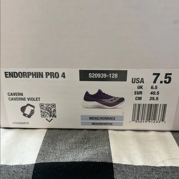 Saucony Endorphin Pro 4 - Purple and White Sneakers with Mesh Upper