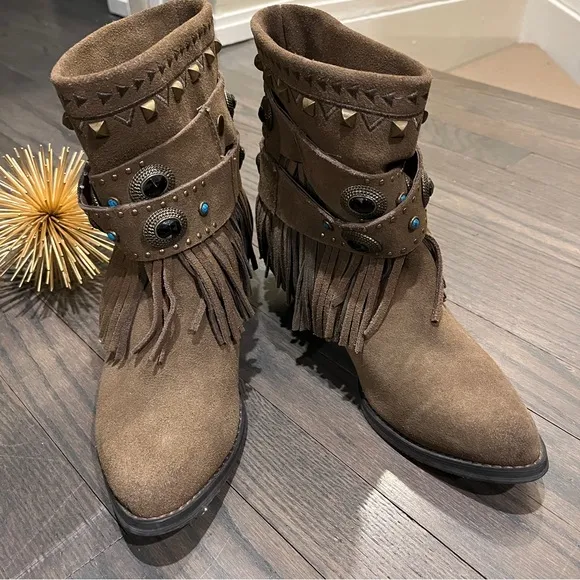Sbicca Women's Verse Boot Khaki Suede Leather Fringe Cowboy Western Size 7