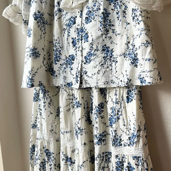 SET The Great The Bishop Top &amp; Lace Inset Flounce Skirt Blue Jasmine Floral Sz M