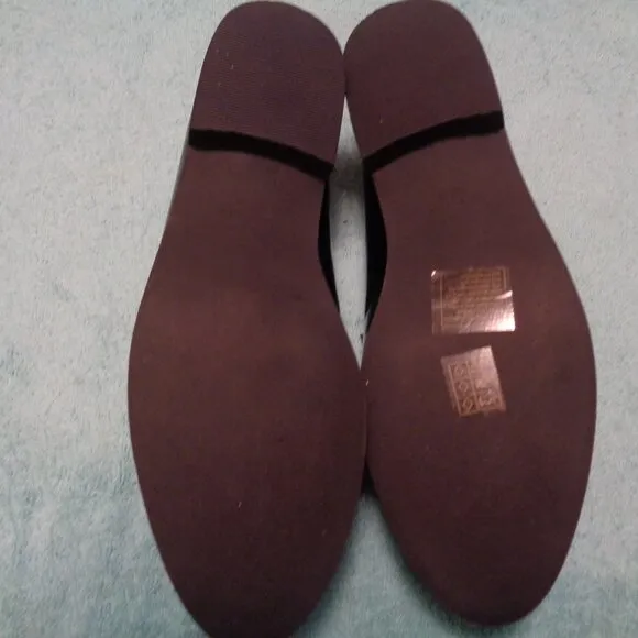 SHINEY BLACK PATENT MENS  FAUX LEATHER LOAFERS W STUDS 9