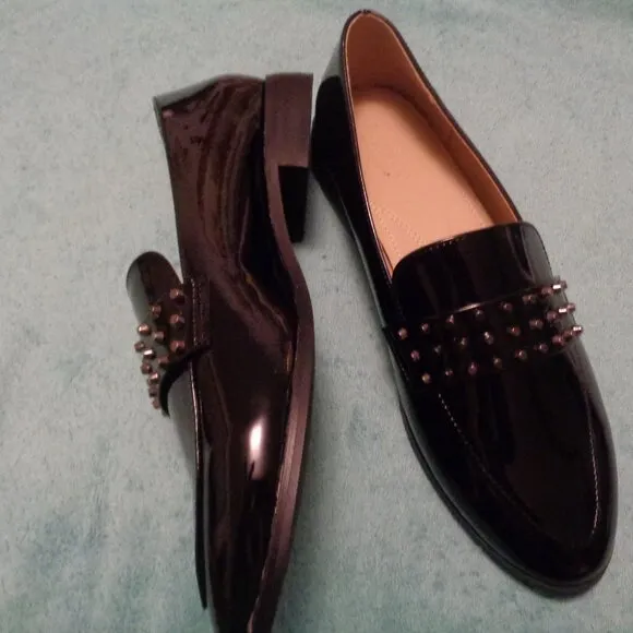 SHINEY BLACK PATENT MENS  FAUX LEATHER LOAFERS W STUDS 9