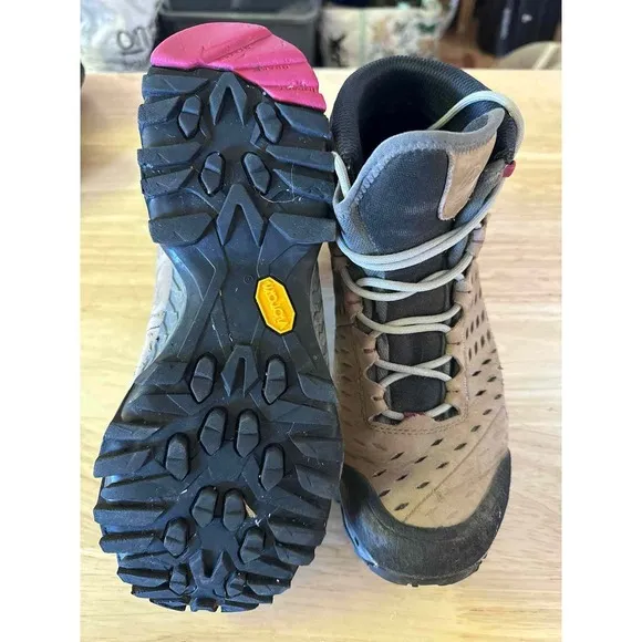 Shoe Size 9.5 La Sportiva Beige Hiking Boots