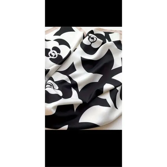 Shoes and scarf set Beautiful black faux leather sandals, with embellished satin