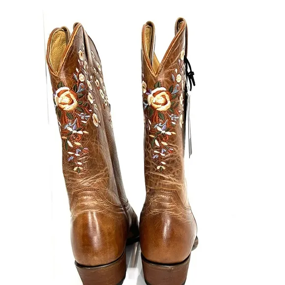 SHYANNE WOMEN'S WESTERN BOOTS with EMBROIDERED DESIGN - SNIP TOE