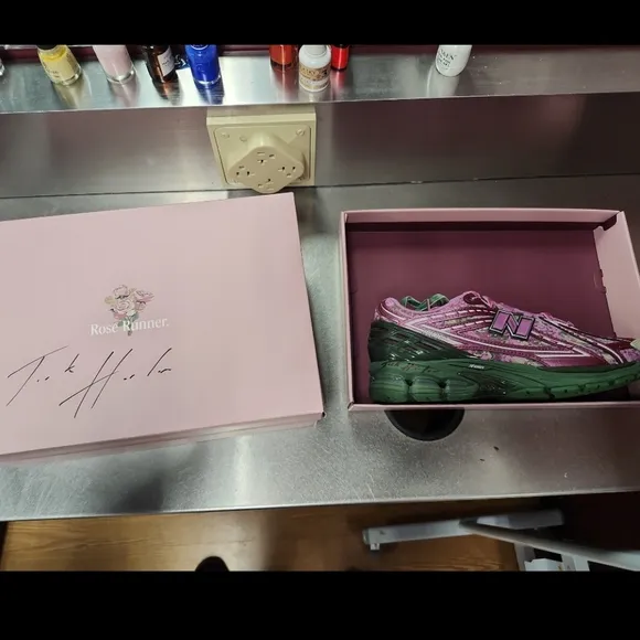 SIGNED Jack Harlow box and new balance derby rose runner sneakers mens10.5 (12w)