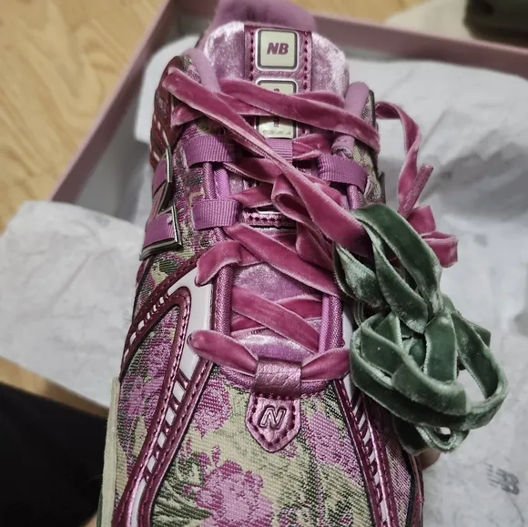 SIGNED Jack Harlow box and new balance derby rose runner sneakers mens10.5 (12w)