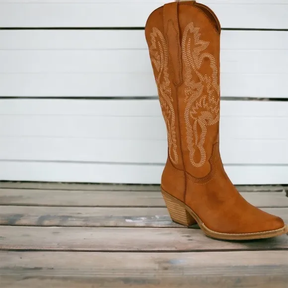 Size 11 BEAST FASHION Tan Heeled Cowboy Boots AI