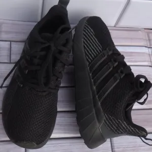 SIZE 13 1/2 K. ADIDAS Boy's running  sneakers shoes.