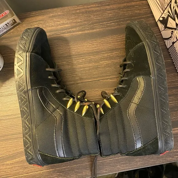 Size 9 | Vans x Black Panther Sk8-Hi Shoes | Unisex | Used