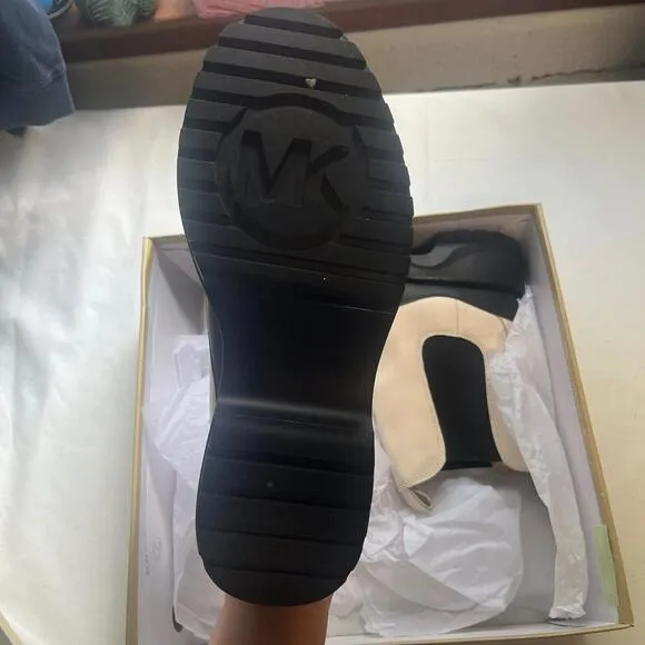 Size 9M Women's Michael Kors Dupree Bootie