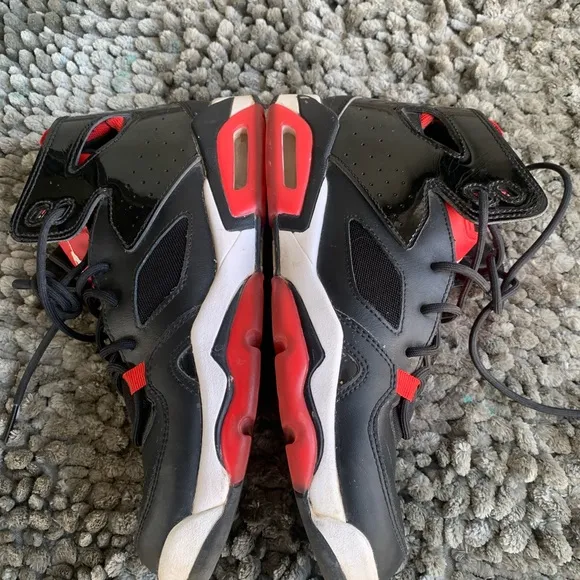 Size5.5Y Jordan flight club 91 bred used good condition .