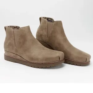 SKECHERS Women's BOBS Chill Wedge - Cruising Altitude Boots / Size: 9 &amp; 9.5