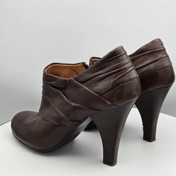Sofft Florina Ankle Boots in Brown