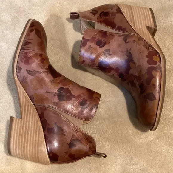 Sofft Slip-On Bootie, Sacora, Brown w/Floral Print, Size US 9, EU 40, UK 7