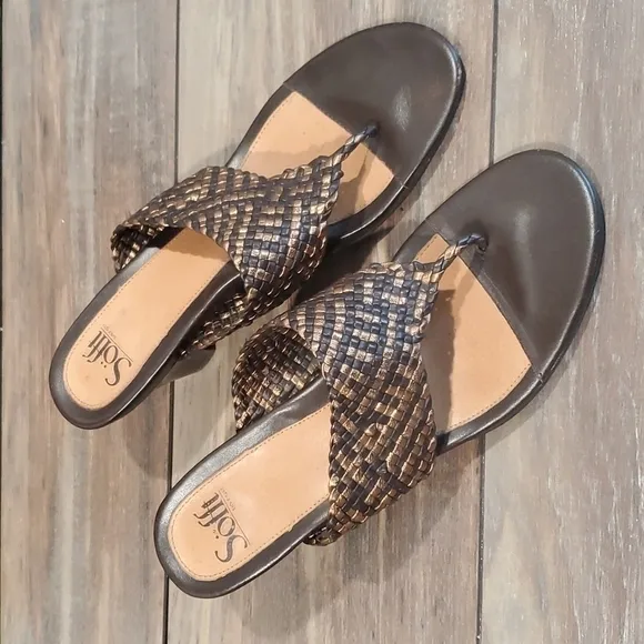 Sofft Women Comfort Leather Thong heels sandals shoes sz 9.5M