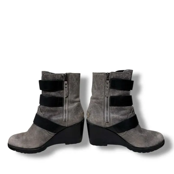Sorel After Hours Grey Suede Leather Wedge Buckle Strap Chelsea Boots Size 7.5