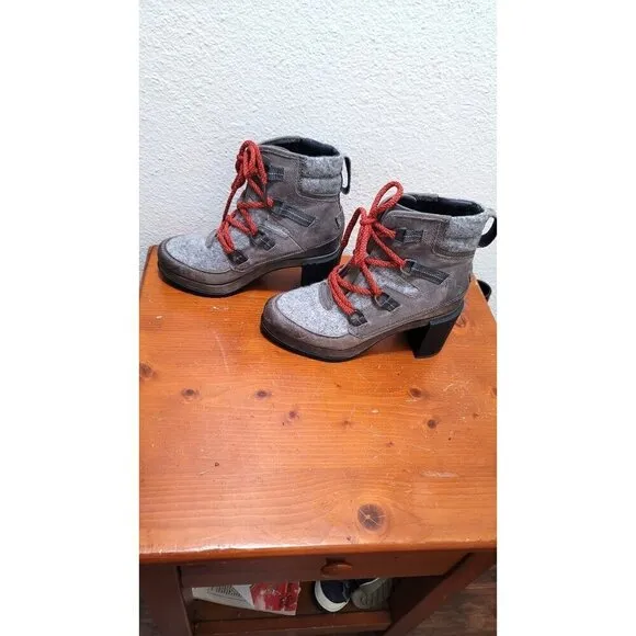 Sorel Block Heeled Pump Waterproof Boots Gray &amp; Red Wool Leather Lace up ankle S