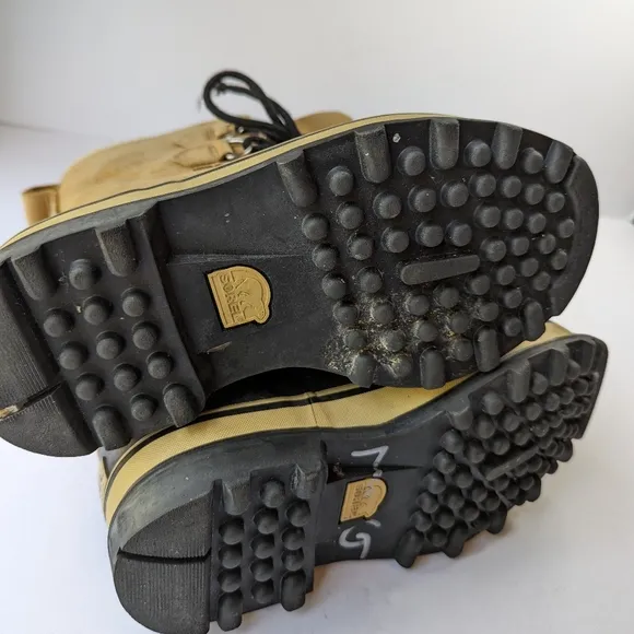 Sorel Caribou lined waterproof rubber sole boots