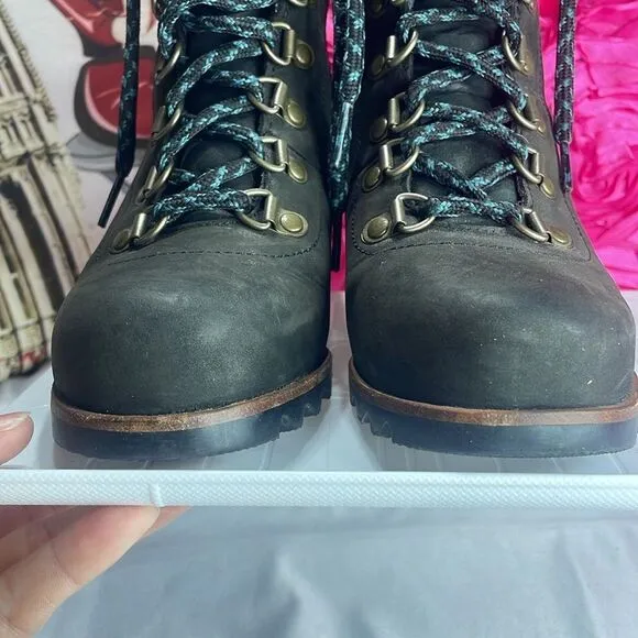 Sorel Conquest Waterproof Wedge BootsWomen's Leather Olive-Dark Grey Size 6