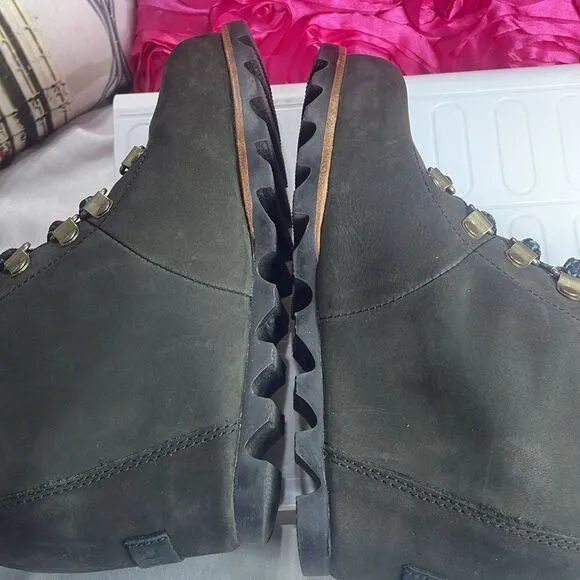 Sorel Conquest Waterproof Wedge BootsWomen's Leather Olive-Dark Grey Size 6