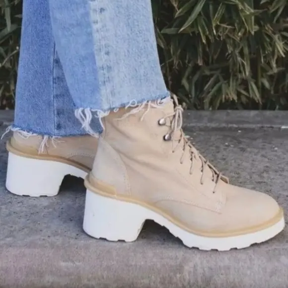 Sorel | Hi-Line Heel Lace Boots