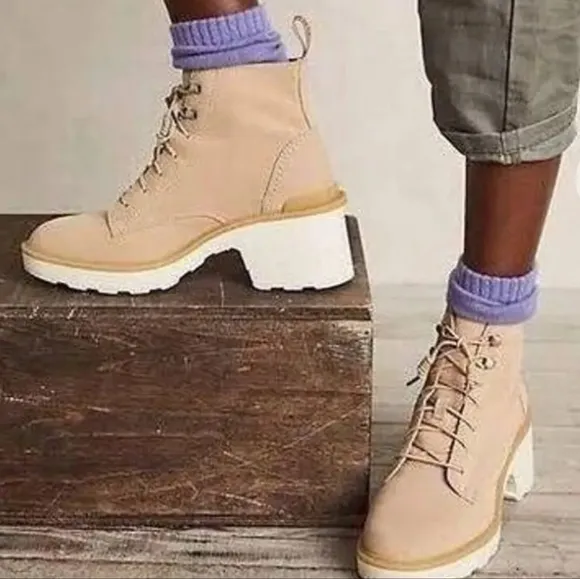 Sorel | Hi-Line Heel Lace Boots