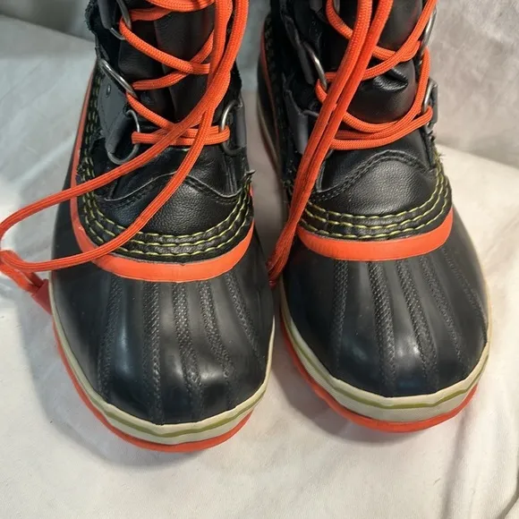 Sorel Joan of Arctic Insulated Waterproof Winter Boots Faux Fur Youth size 2