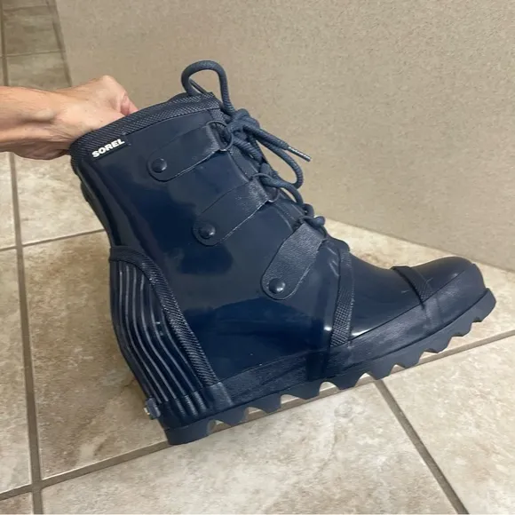 Sorel Joan of Arctic Rain Wedge Rain Boots Waterproof Navy Blue Rubber 8.5 lady