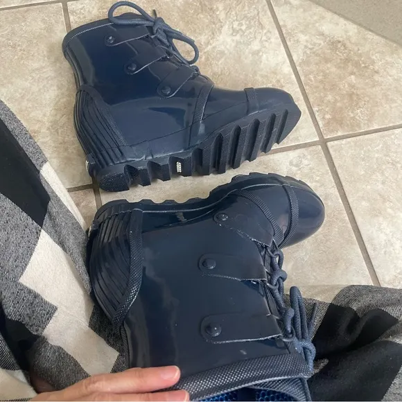 Sorel Joan of Arctic Rain Wedge Rain Boots Waterproof Navy Blue Rubber 8.5 lady