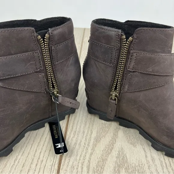 Sorel Joan Of Arctic Wedge II Leather Buckle Booties 6.5M Blackened Brown $235