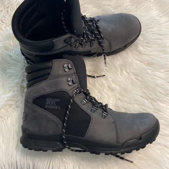 SOREL MAN HIKING BOOTS SIZE 12 EXCELLENT CONDITION COLOR GRAY AND BLACK