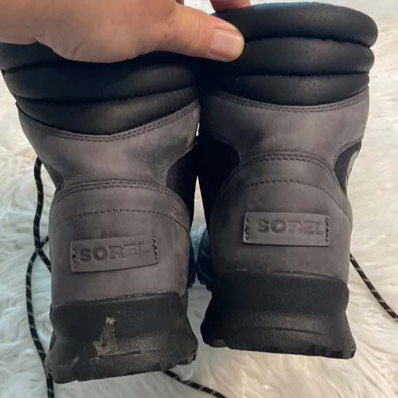 SOREL MAN HIKING BOOTS SIZE 12 EXCELLENT CONDITION COLOR GRAY AND BLACK