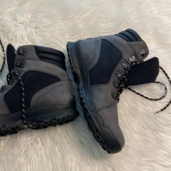 SOREL MAN HIKING BOOTS SIZE 12 EXCELLENT CONDITION COLOR GRAY AND BLACK