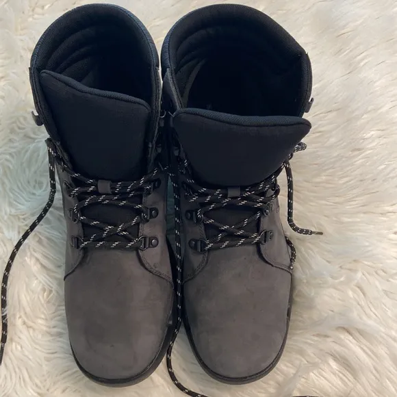 SOREL MAN HIKING BOOTS SIZE 12 EXCELLENT CONDITION COLOR GRAY AND BLACK