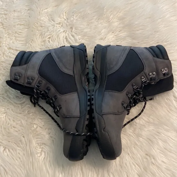 SOREL MAN HIKING BOOTS SIZE 12 EXCELLENT CONDITION COLOR GRAY AND BLACK