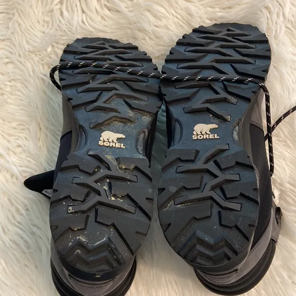SOREL MAN HIKING BOOTS SIZE 12 EXCELLENT CONDITION COLOR GRAY AND BLACK