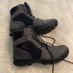 SOREL MAN HIKING BOOTS SIZE 12 EXCELLENT CONDITION COLOR GRAY AND BLACK